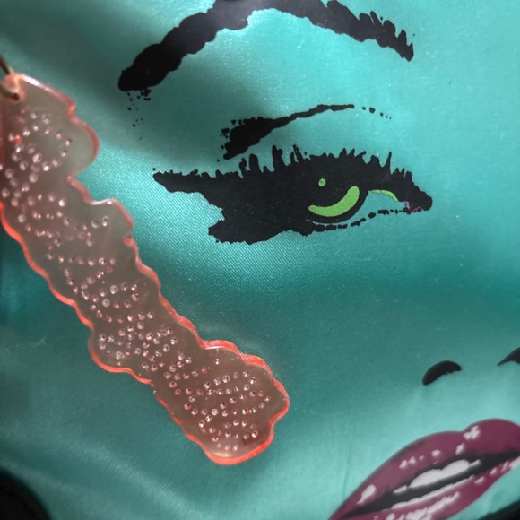 Betsey Johnson Betseyville Marilyn Monroe Purse - Picture 3 of 7